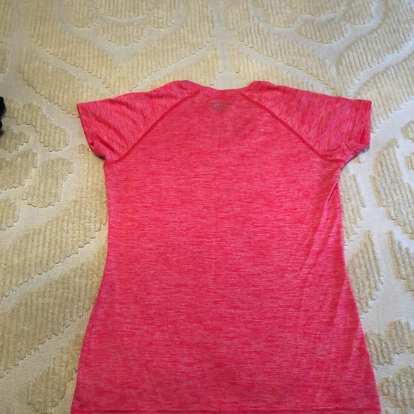 Under Armour Heat Tech Short Sleeve V-Neck - Picture 2 of 3